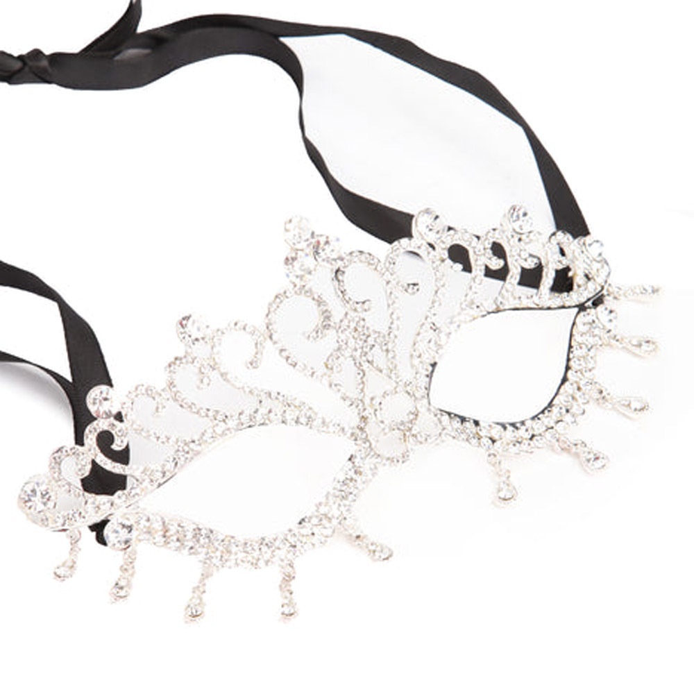 Luxury Rhinestone Masquerade Mask With Crystal Drop Design